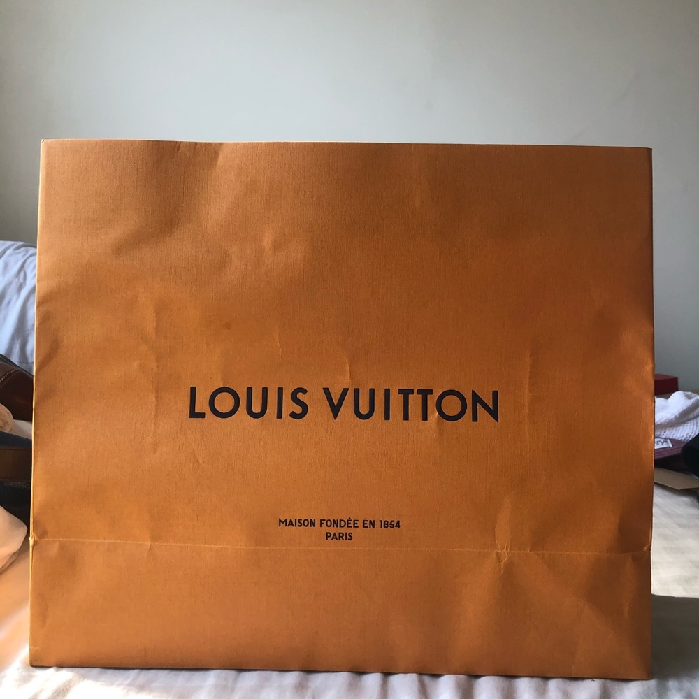LV PAPER BAG